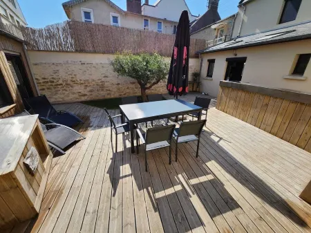 Maison Accès Plage à Omaha Beach Отели рядом с достопримечательностью «Camping Capfun Joncal»