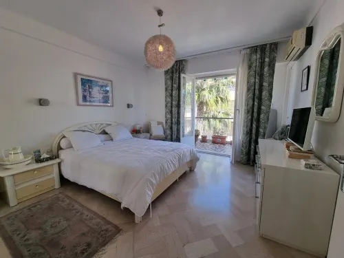 2 Bedroom Apartment in Antibes