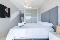 Bright and modern 2 Bed Apartment in Vale de Parra Hotels in Pera