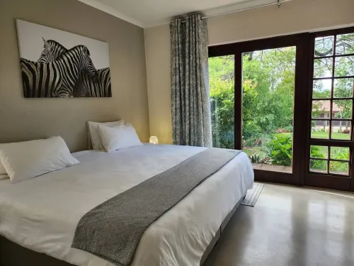 Secure Golf Estate Lifestyle - Kensington Lodge Hotels in White River