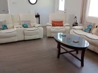 The Clark House- new 3 br, 2 bath in Inverness, FL 因弗內斯酒店