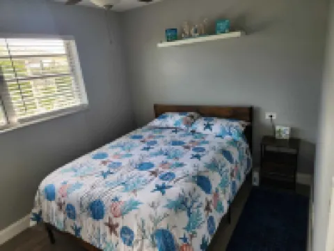 Christmas in the FL Keys!!! Stunning sunsets, beaches 10 min away, Fishing!!!