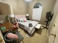 Charming 3-bedroom house on a green belt in Allen