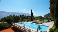 Bungalow for exclusive use with unobstructed lake view and shared use of the pool - Wifi