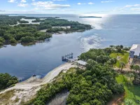 The Crane's Nest: Charming Waterfront Retreat Hotels in Cedar Key