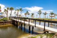 Newly Renovated Penthouse D42 with Beautiful Views of the Gulf!