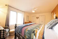 Incredible views, ample amenities & cozy atmosphere