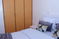 Chelsea's Apartment two bedroom with wifi/Netflix Hotels in 