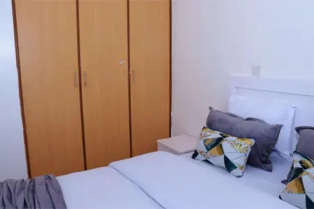 Chelsea's Apartment two bedroom with wifi/Netflix Отели в г. Kisii township
