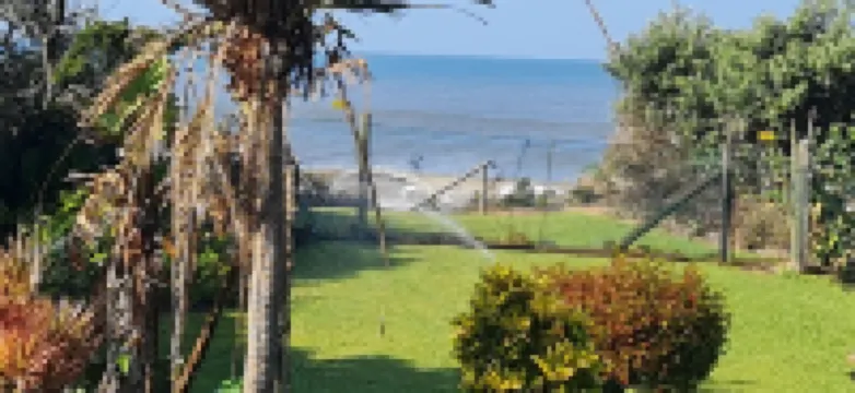 8 Oceans on the Beach 3 B/R Apartment