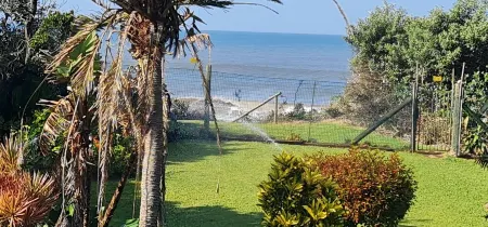 8 Oceans on the Beach 3 B/R Apartment Отели рядом с достопримечательностью «Oasis Caravan Park, Camping Ground and Chalets»