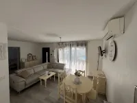 Charming house with swimming pool Hotels in Bessan