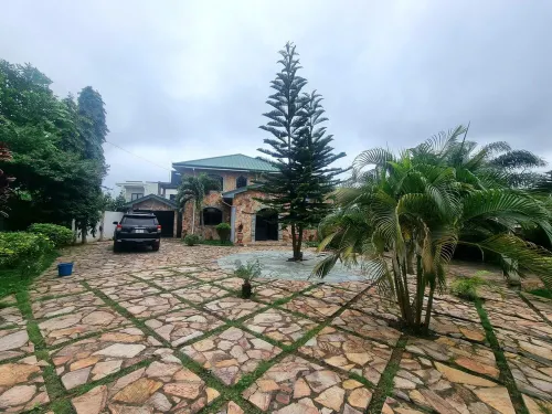 Gorgeous and tranquil compound in the beautiful Peduase area. Hotel di Aburi