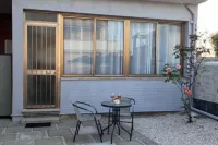 2 minutes from the sea and all services. 9 minutes by car from the airport