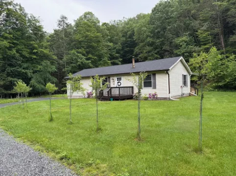 Welcome to The Creek Side House – A Tranquil Retreat in the Catskills Hotels in Neversink