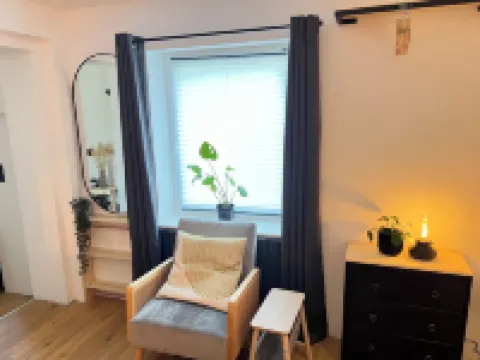 Moderne Wohnung mit Direktem Zugang zum Garten in Wassernähe