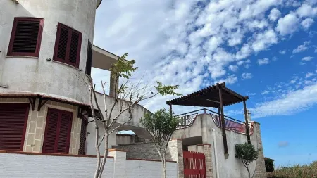 Spacious and comfortable villa in front of the beautiful sea of Salento