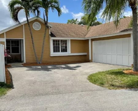 Kendall Keys Oasis Entire Dream Home with HEATED Pool, Theater & Arcade Hotels in The Hammocks