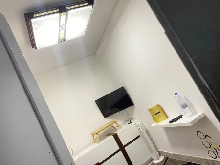 Studio apartment, living room, bathroom Отели в г. Лубанго