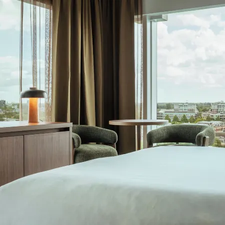 Hotel V Oosterpark Отели рядом с достопримечательностью «Мост Питон»