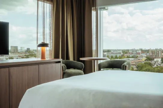 Hotel V Oosterpark Отели рядом с достопримечательностью «Мост Питон»