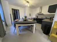 Le Loft du Centre Ville Billard & Baby-foot Hôtels à : Charnay-lès-Mâcon