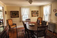 Solomon Ely Homestead - Charming Pittsfield Stay