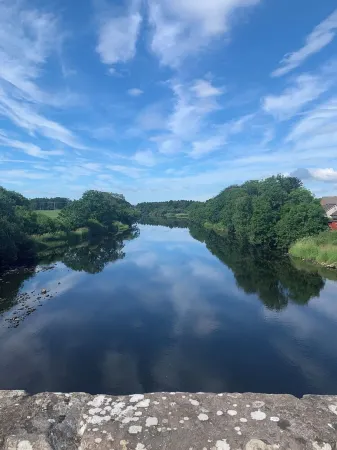 Stunning cottage, 3-beds, 2-baths, 2 sitting rooms. Fenced garden, dogs welcome.