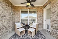 HotTub, GameRoom, 20Min to Dickies Arena, Firepit!!!!!! Hotel di Burleson