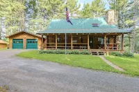 Cozy 3-bedroom cabin with WiFi and AC in tranquil Greenwood