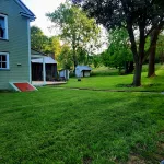 Charming Historic Victorian 4 bedroom guesthouse in  Rohrersville with WiFi, AC