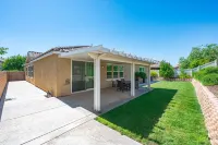 6BD/3BA/ Villa/10Beds/ Grill /NearUCR/Large Space/clean/outdoor furniture