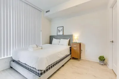 Beautiful 2 bedroom + 2 bathroom In A Prime Downtown Location Hotels in Fashion District