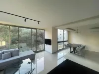 Urban Loft 4BDR 2-Story Duplex