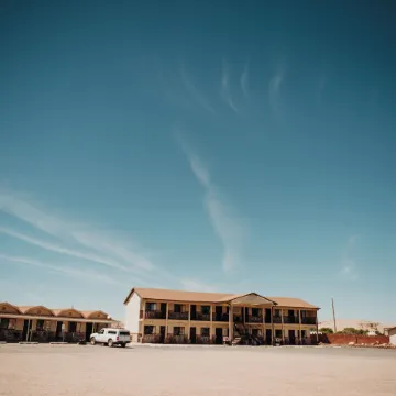 Whispering Sands Motel