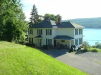 Beautiful House and Yard, Stunning View, 120' Lakefront, Covered Front Porch Hotels in Barrington