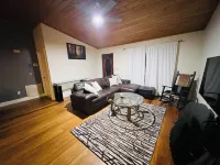 3 Bedroom 2 Bathroom Pool & Outdoor Kitchen