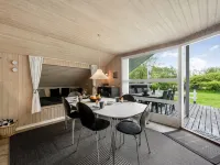 "Wenche" - 600m to the Fjord Hotels in Hemmet