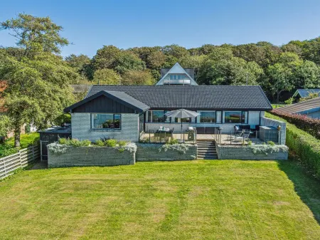 "Jovana" - 40m from the Sea Отели в г. Tranekaer