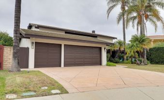 2 Mi to Promenade at Westlake: Mtn-view Haven!