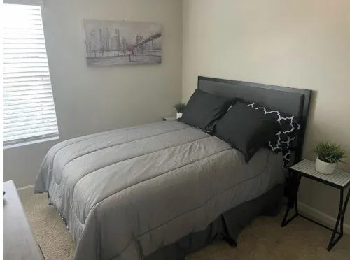 Spacious 1 bedroom town house