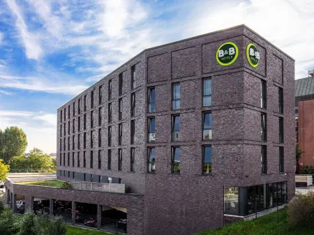 B&B Hotel Lübeck-Hbf Отели в г. Любек