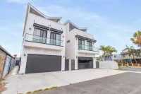 @ Marbella Lane - Luxi 4BR Haven w/ Skyscape Views
