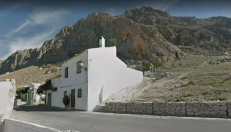 Mirasierra House