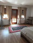 Luxury hillside villa with amazing views Hotels in Campulung