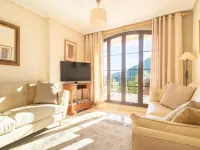 Premium apartment in Benahavis with balcony