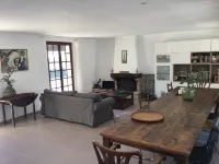 Tranquil Vineyard Villa, Berlou
