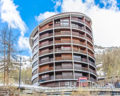 Apartment in Cervinia with Ski Access Hotels in Breuil-Cervinia