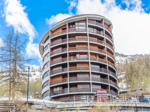 Apartment in Cervinia with Ski Access