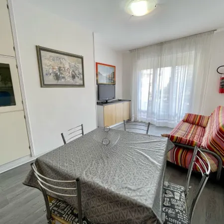 Flat with Shared Pool-Beahost